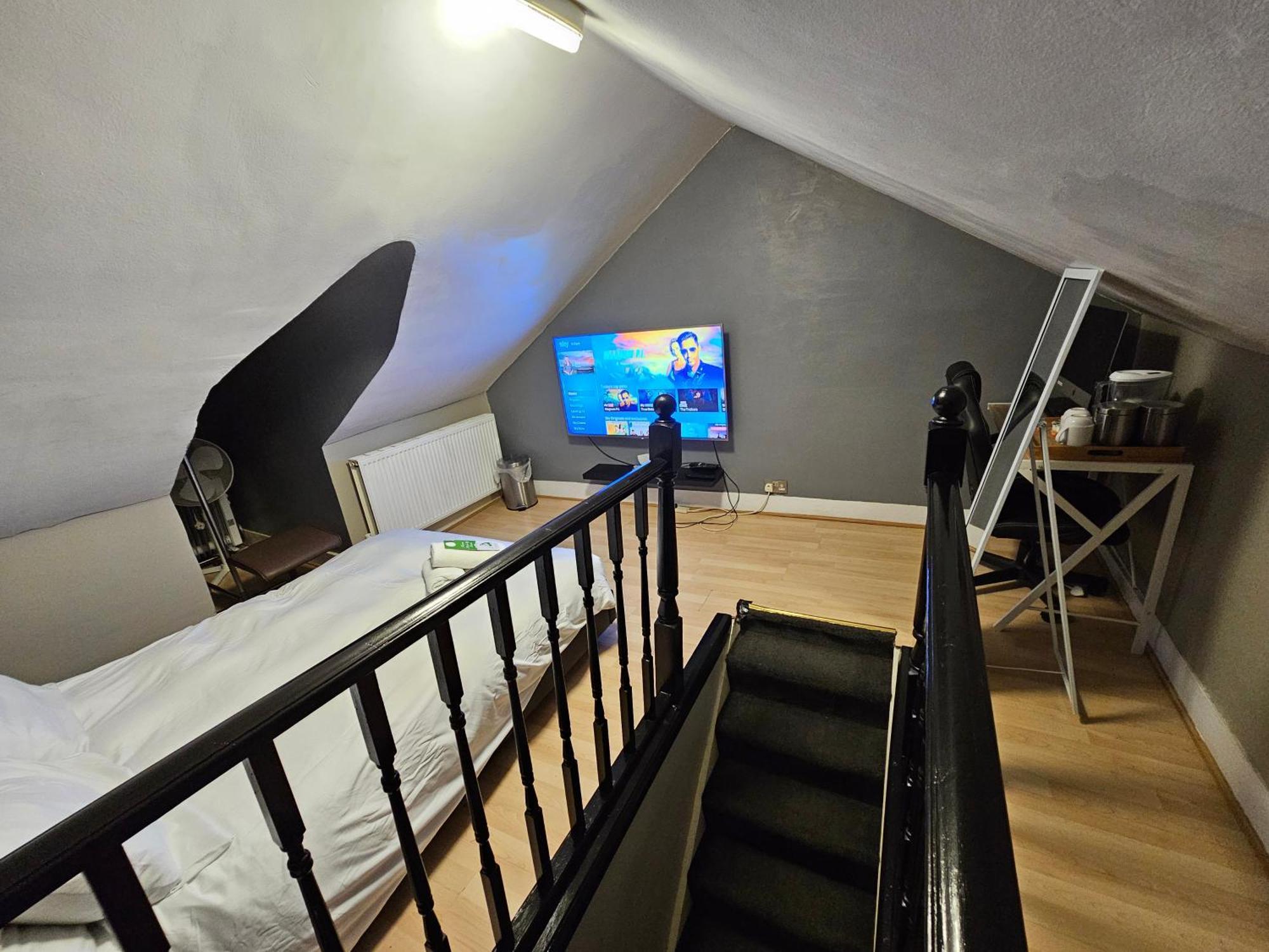 Umbrella Properties London Excel Esterno foto